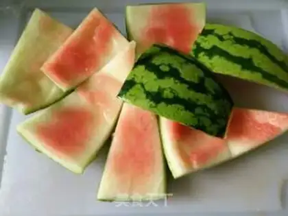 Make Soybeans with watermelon peels step 1