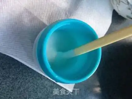 Make The baby feeds the pumpkin step 2