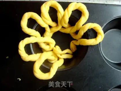 Make Fruit basket bread step 6