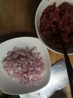 Make Onion beef pie step 2