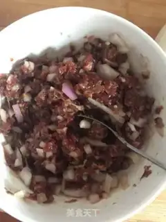 Make Onion beef pie step 4