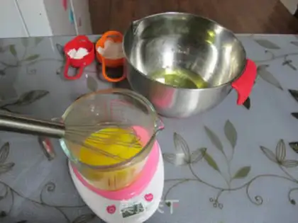 Make Blueberry yogurt mousse step 1