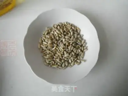 Make All-shell sunflower seeds step 0