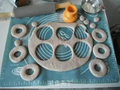 Make Spam chocolate doughnuts step 7