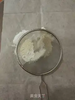 Make A non-oiled black gallons cake step 1