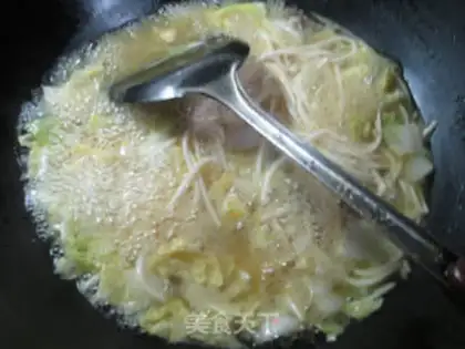 Make Beef cabbage noodles step 3