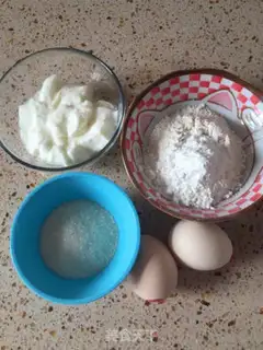 Make No sour cream cake step 0