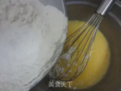 Make Light cream cupcakes step 4
