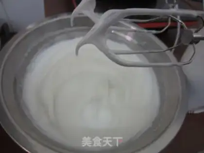 Make Light cream cupcakes step 7