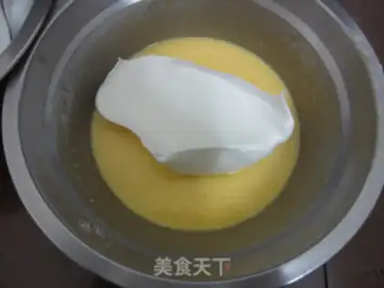 Make Light cream cupcakes step 8