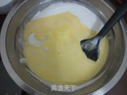 Make Light cream cupcakes step 9