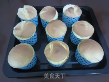 Make Light cream cupcakes step 12