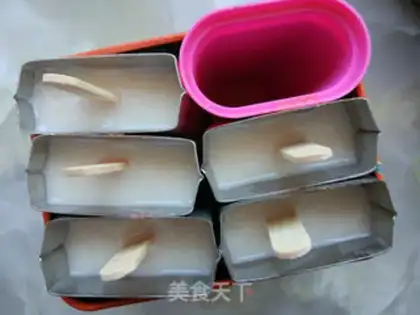 Make Watermelon popsicles step 2