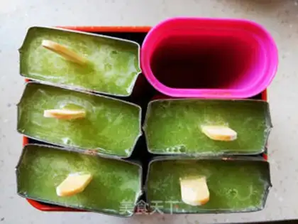 Make Watermelon popsicles step 3