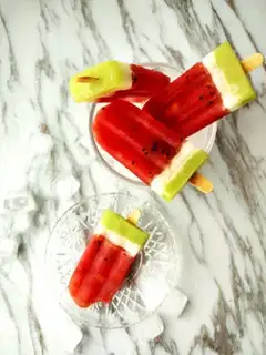 Make Watermelon popsicles step 4