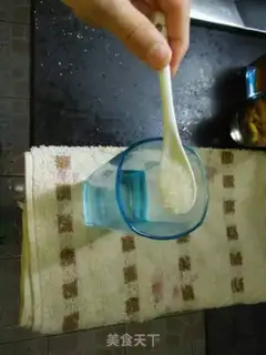 Make A cup of crayon tea step 2