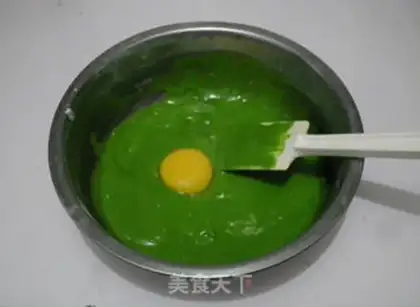 Make A spinach cake roll step 6