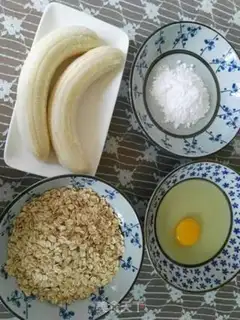 Make oatmeal banana step 0