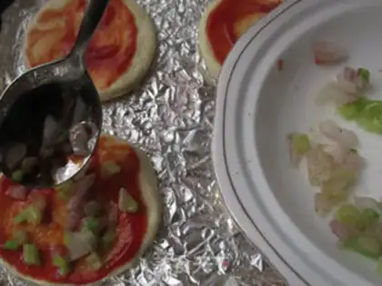 Make Healthy shrimp mini pizza step 9