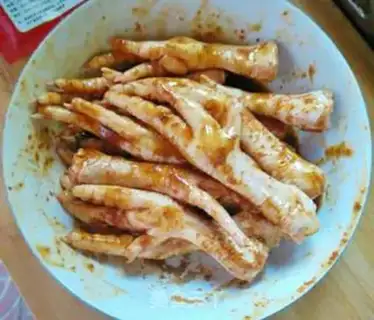 Make Spicy chicken claws step 2