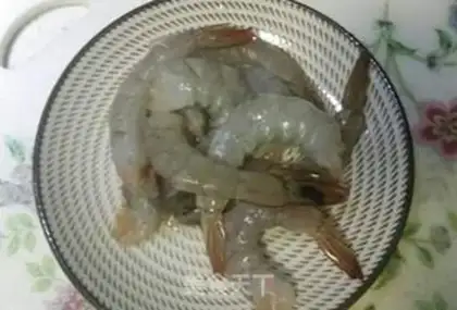Make Bacon-skin shrimp roll step 0