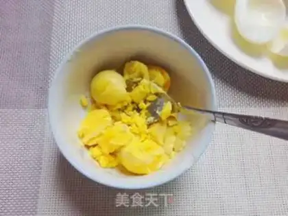 Make Cherry salad eggs step 3