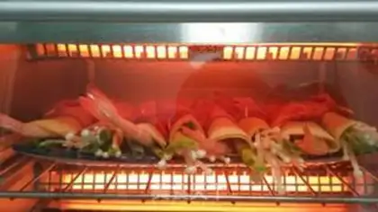 Make Bacon-skin shrimp roll step 9