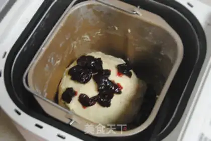 Make Cherry mashed toast step 1