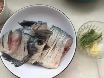 Make Pepper chopper, open-screen fish step 2