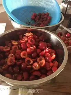 Make Homemade cherry sauce step 1