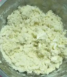 Make Pork onion pie step 1