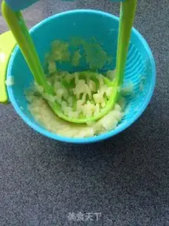 Make Baby eats mashed potatoes step 2