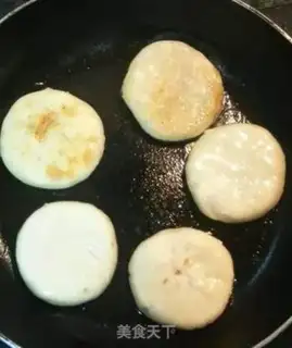 Make Pork onion pie step 13