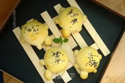 Make Cherry sauce, turtle bread step 13