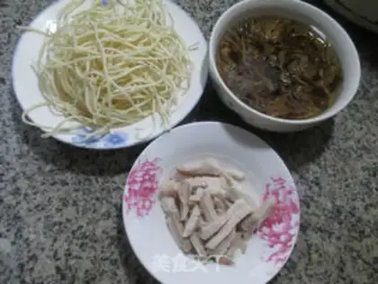 Make Pork gravy noodles step 0
