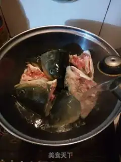 Make Fish head soup step 1