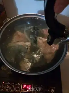 Make Fish head soup step 2