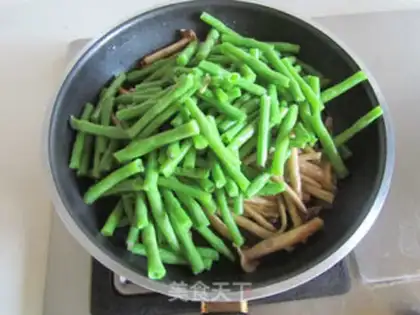 Make Tea mushrooms, bean horns step 5