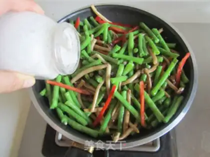 Make Tea mushrooms, bean horns step 7