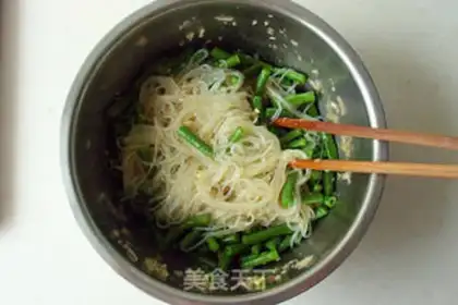 Make The garlic fans mixed the beans step 6