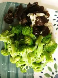 Make Fried broccoli step 2