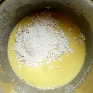 Make Yogurt cake step 4
