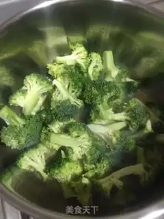Make The broccoli soup step 2