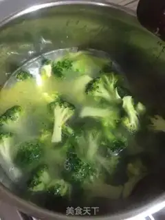 Make The broccoli soup step 3