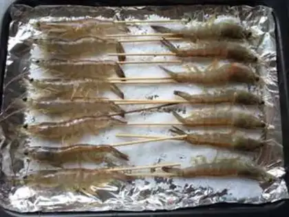 Make Sea salt roasted shrimp step 2