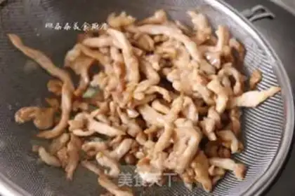 Make Spilled noodles with pepper step 5