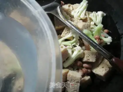 Make Peanut rice roasted bouquet step 4