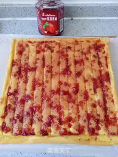 Make Strawberry cake rolls step 24