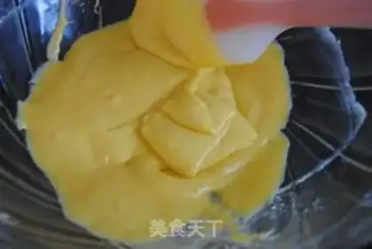 Make Strawberry chocolate cake step 3
