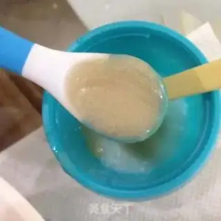 Make Baby eats banana mud step 3